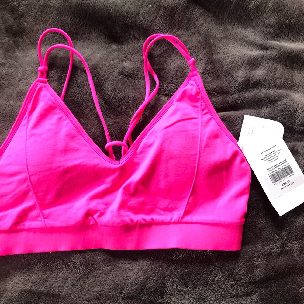 Fabletics sports bra